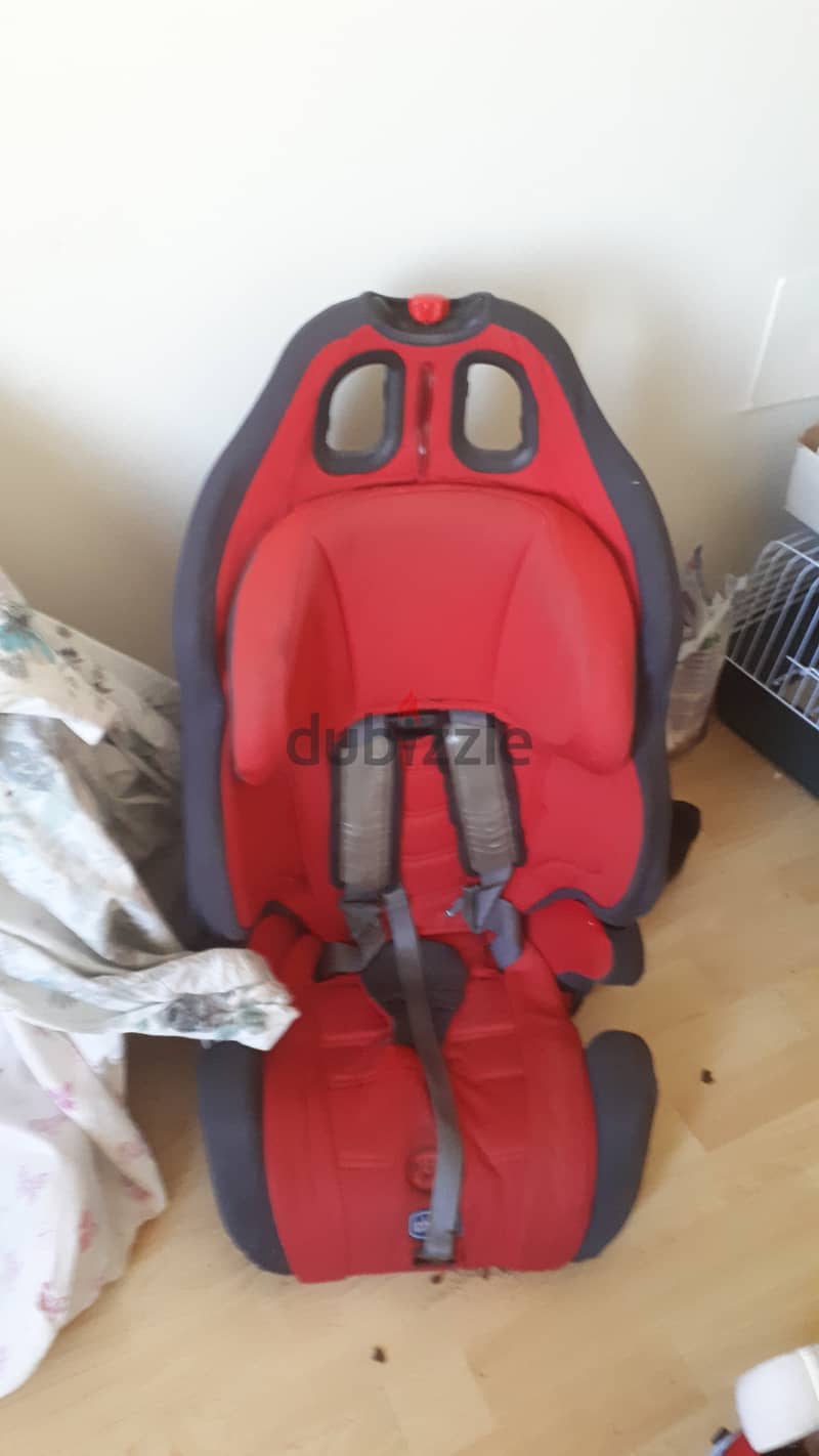 Chicco 2 car seats 0