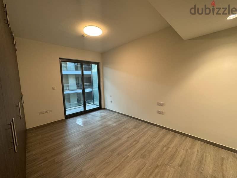 1 BR Elegant Apartment in Muscat Hills with Amenities 7