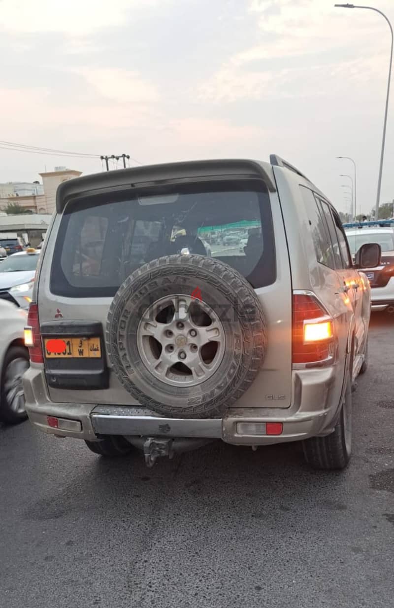 Mitsubishi Pajero 2002 v6 2