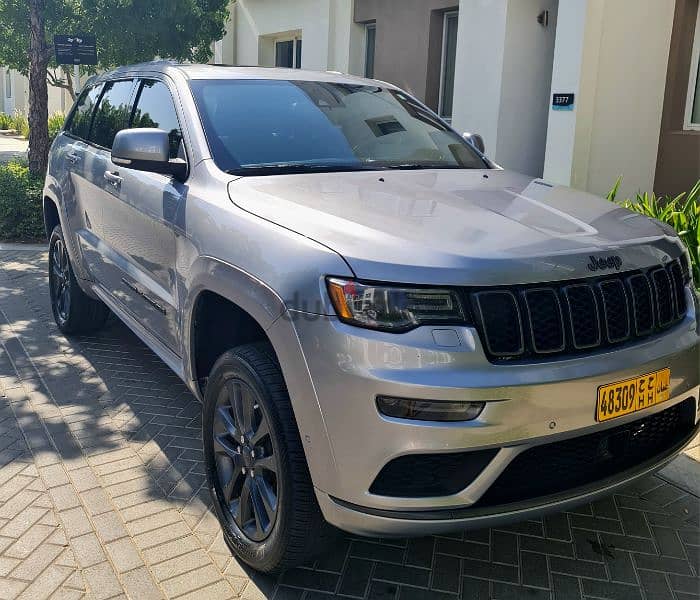 Super Clean Jeep Grand cherokee Overland High Altitude Version 2018 4