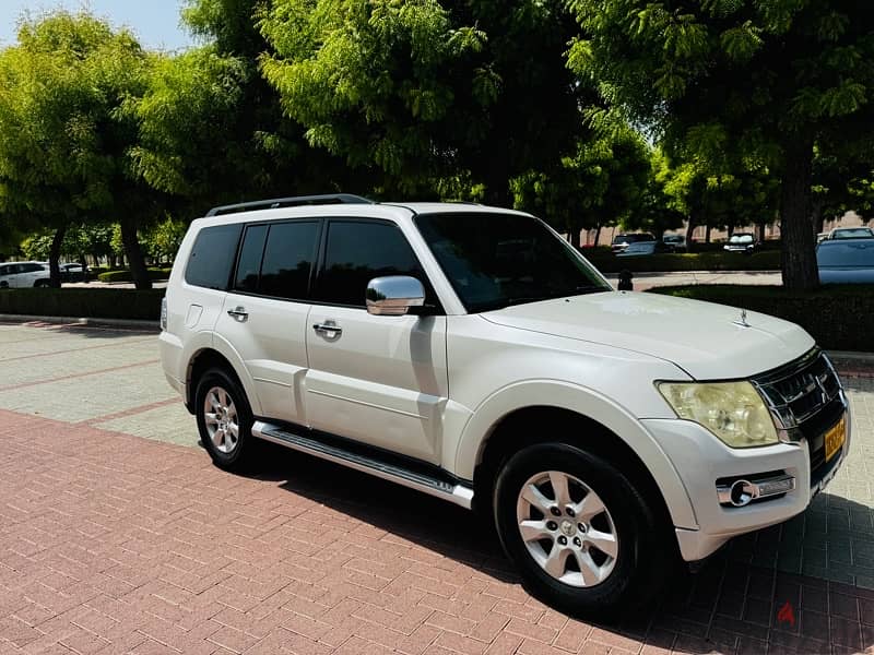 Mitsubishi Pajero 2013 1