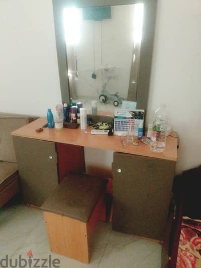 dressing table+  makeup chair