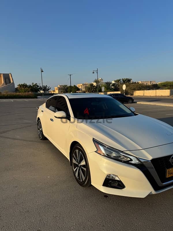 Nissan Altima 2019 9