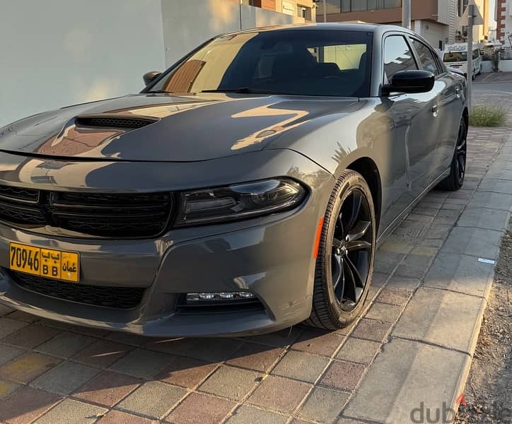 Dodge Charger SE 2017 low mileage 8