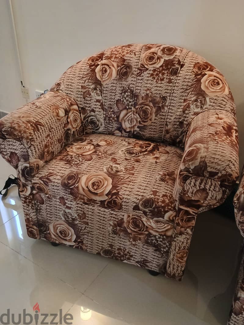 2x Single Sofas for Sale 2