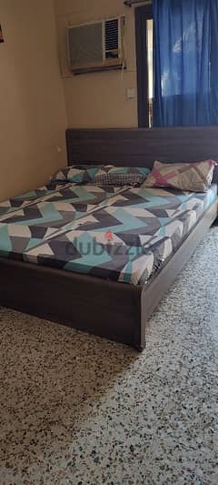 king size bed,with good matress. . . 0