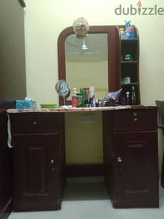 dressing table 0