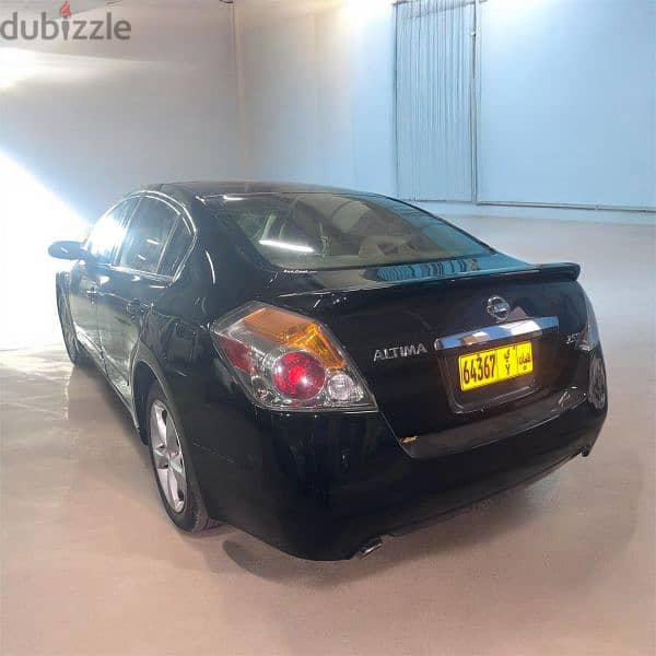 Nissan Altima 2010 1