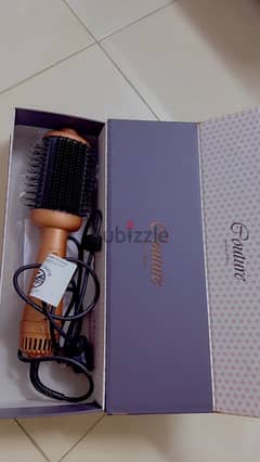 Hair dryer cum hair styler for sale. 0