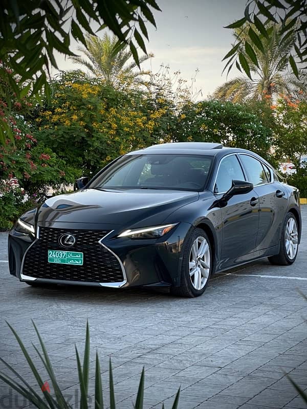 Lexus IS 300 2021 9