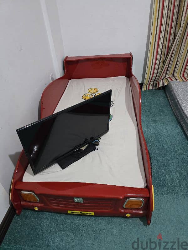 Mattress, kids Bed +32 inch TV for sale 1