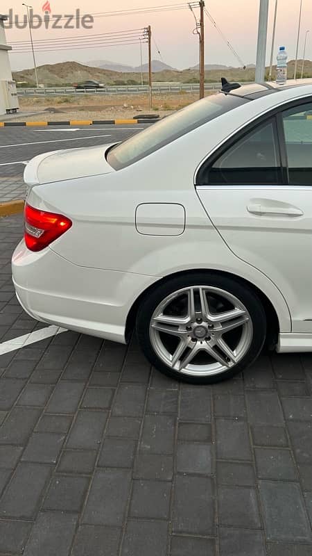 Mercedes-Benz C200 2013 8