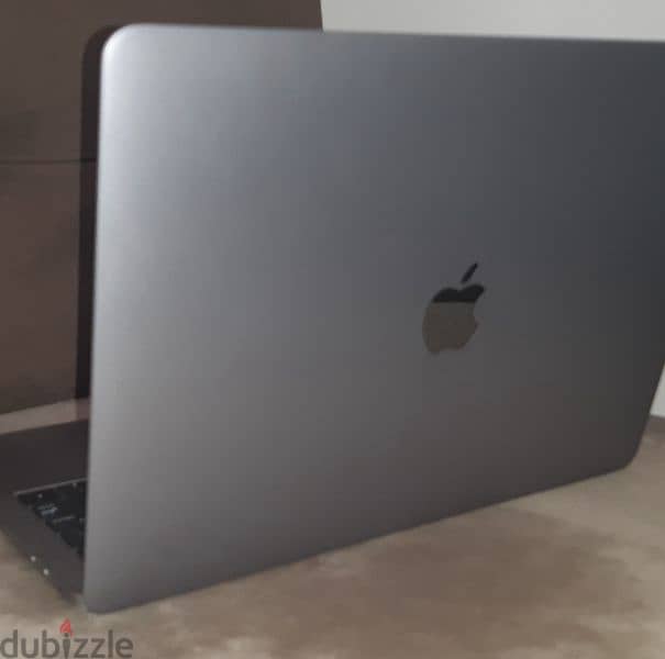 macbook pro with touchbar 512gb SSD, 16 GB ram, i5, 2.3ghz 6