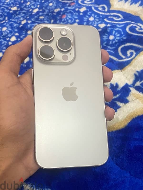 iPhone 15 pro natural titanium 4