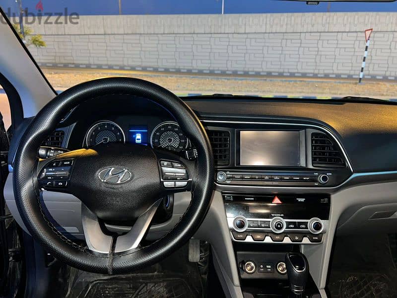 Hyundai Elantra 2020 3