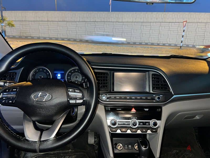 Hyundai Elantra 2020 4