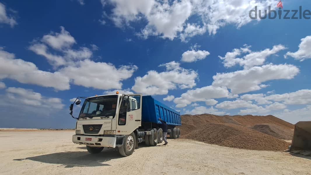 2 axle tipper for rent in DUQM 5