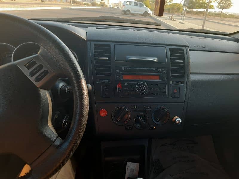 Nissan Versa 2011 11