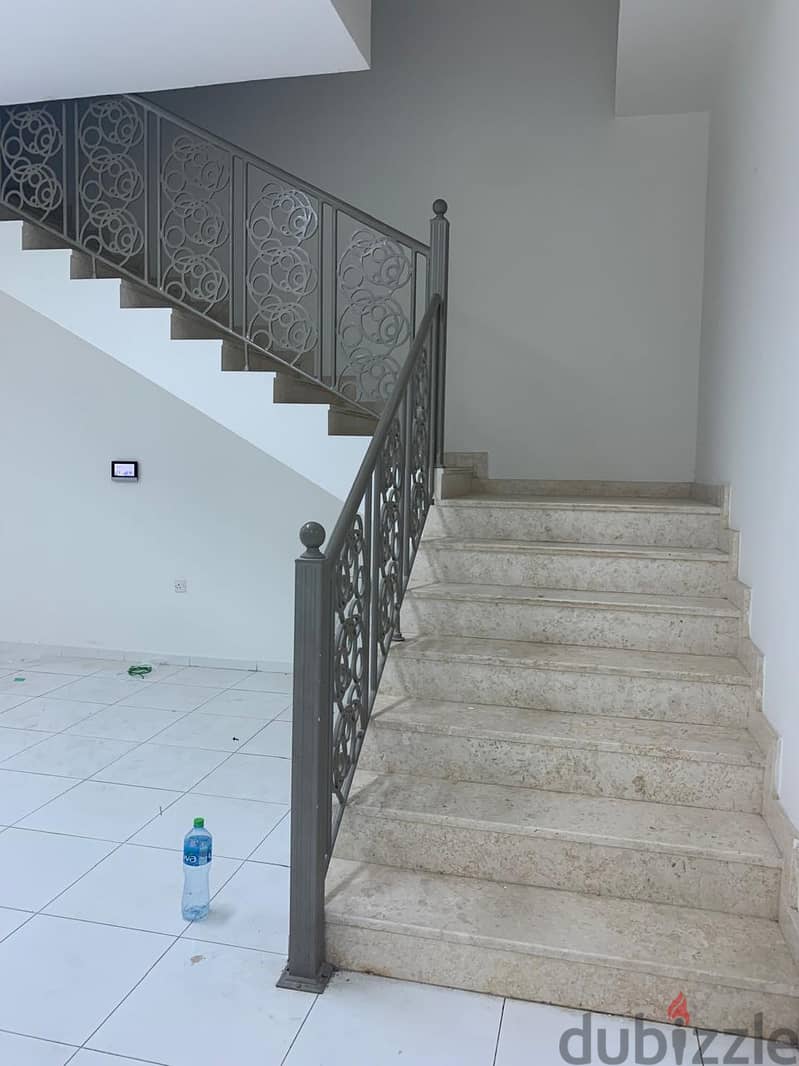 villa for rent near to choueifat school located hail south 6