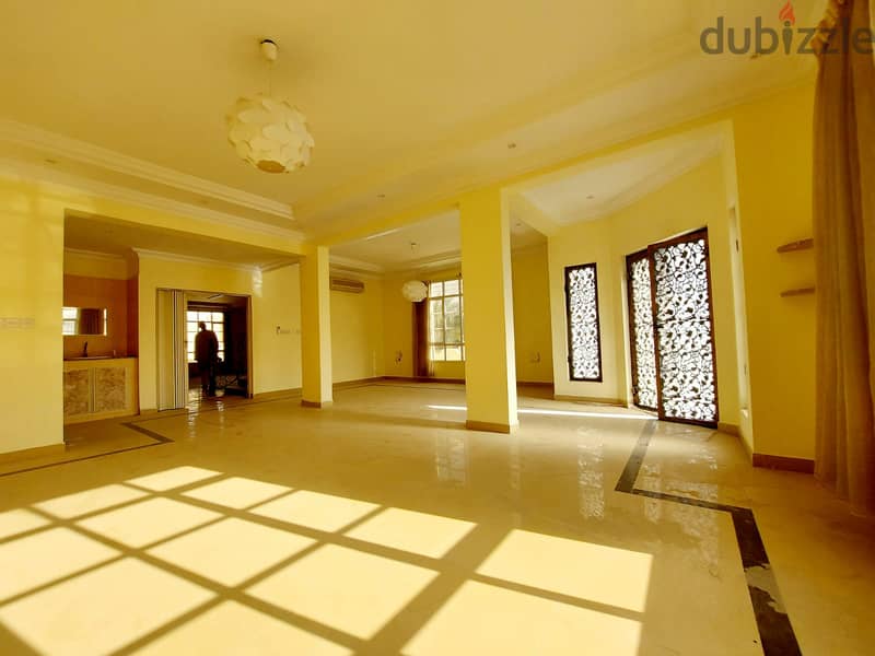 SR-MH-662 Hight quality villa to let in mawaleh south 4