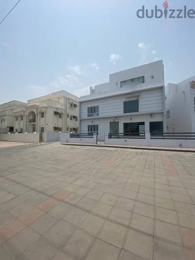 "SR-MK-585 *Advertisement: Commercial Villa for Rent in mawaleh south