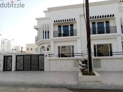 "SR-ZW-558  *Spacious Villa for Rent in Al Mawaleh North*