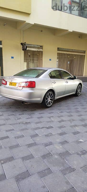 Mitsubishi Gallant 2012 4V Oman car 1