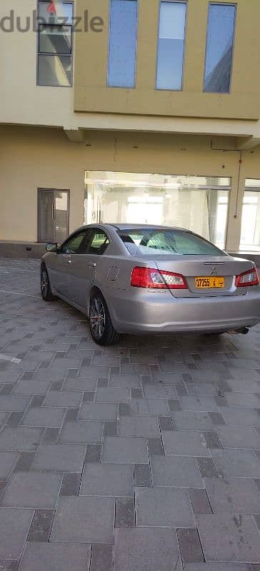 Mitsubishi Gallant 2012 4V Oman car 2