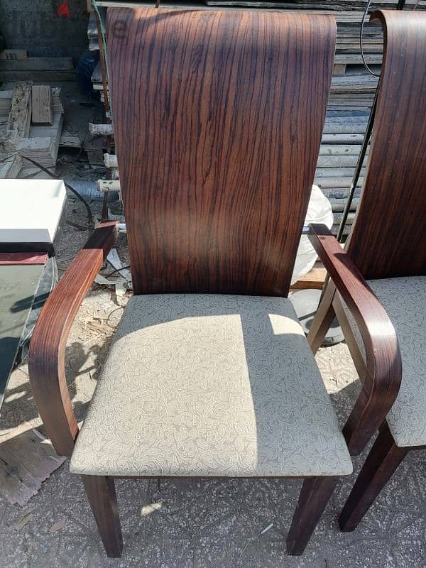 Very good condition very reasonable price table and chair available 10