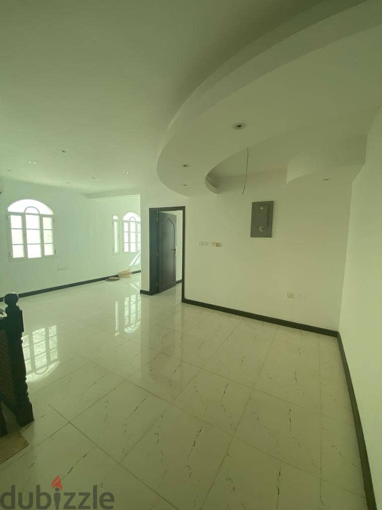 "SR-AV-401 Big  villa to let in mawaleh north Big villa in AL mawaleh 3