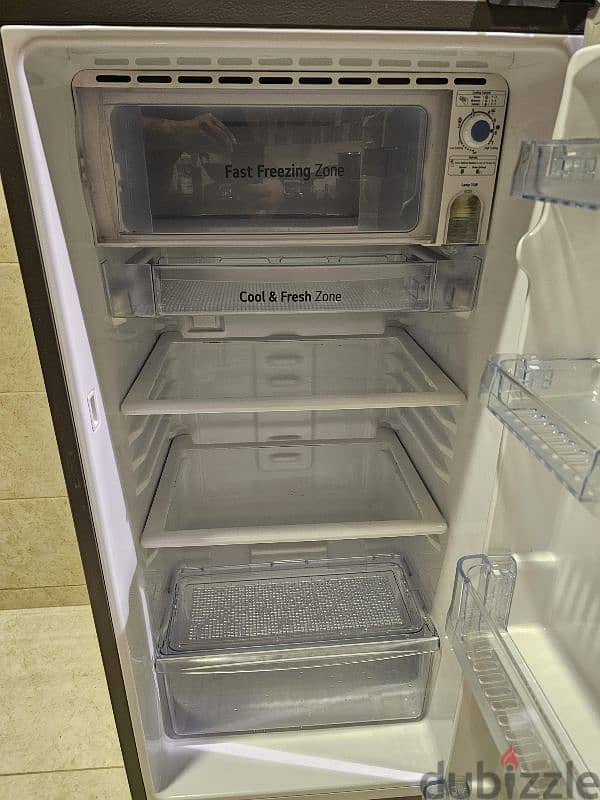 LG 190 ltrs Fridge 2