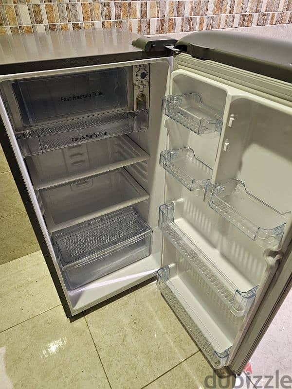 LG 190 ltrs Fridge 3