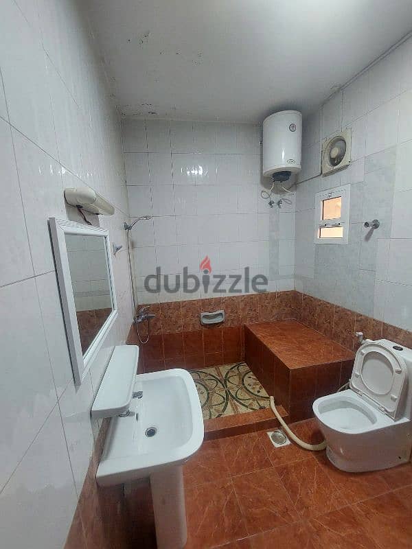 Large room and fully furnished bathroom in Al Khuwair 4