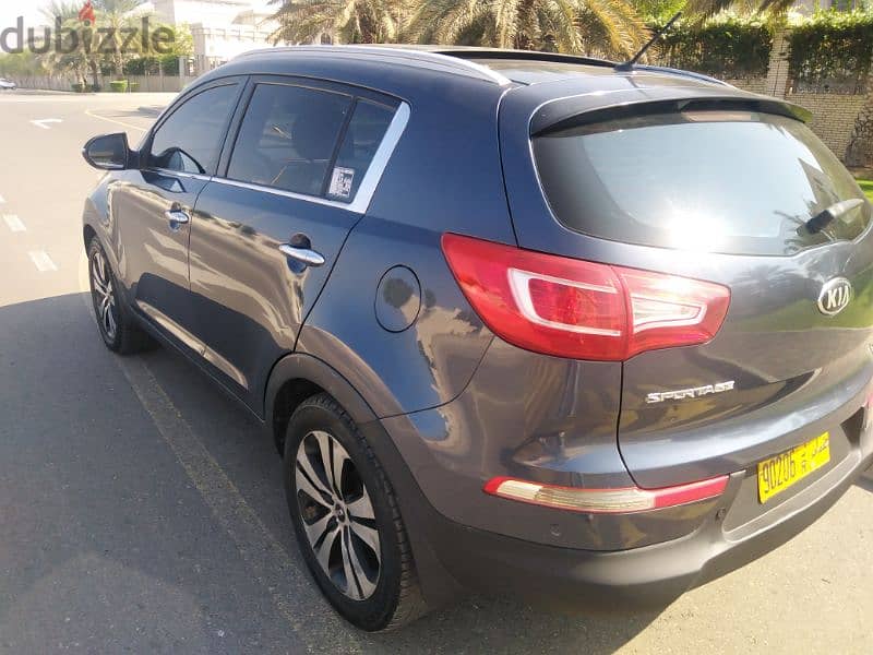 Kia Sportage 2013 no1 full option Panorama Oman car 3