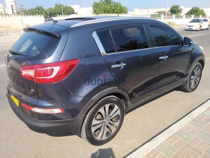 Kia Sportage 2013 no1 full option Panorama Oman car 4