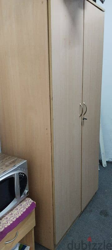 bedroom set ND carpet in good condition 2