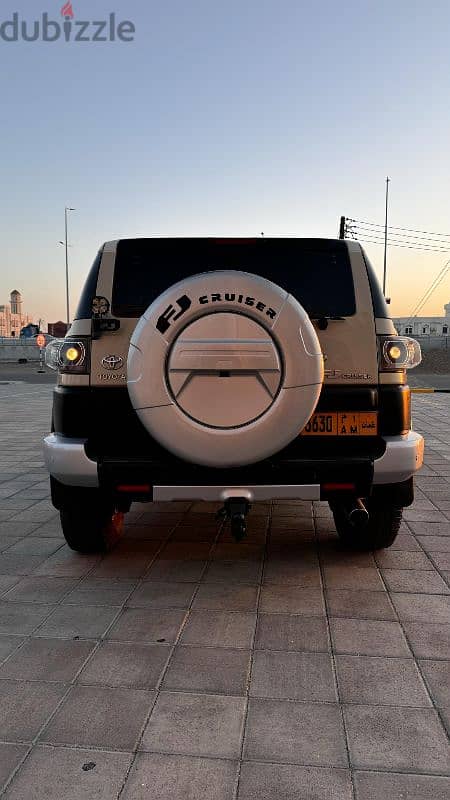 Toyota FJ Cruiser 2010 1