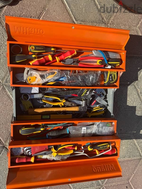 Complete tool box along Stainley Reachard set plus Spiner set 1