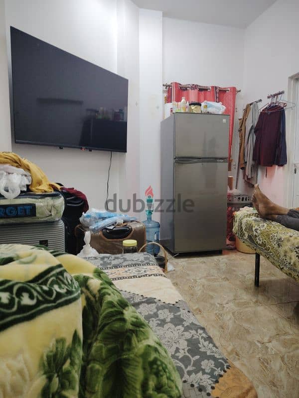 Room attached bathroom for rent in Alkhoud 7 0