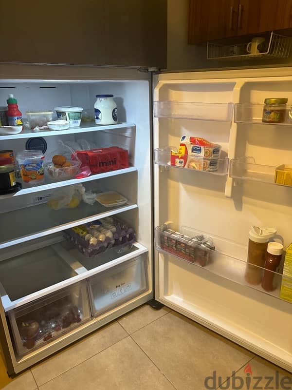 Samsung Refrigerator In a Great Condition 2