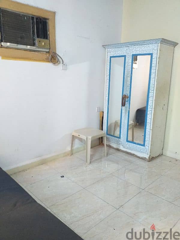 single room, (oposite shakarmall,lulu) al khuwair 2