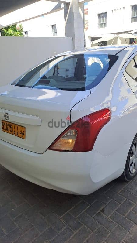 Nissan Sunny 2015 4