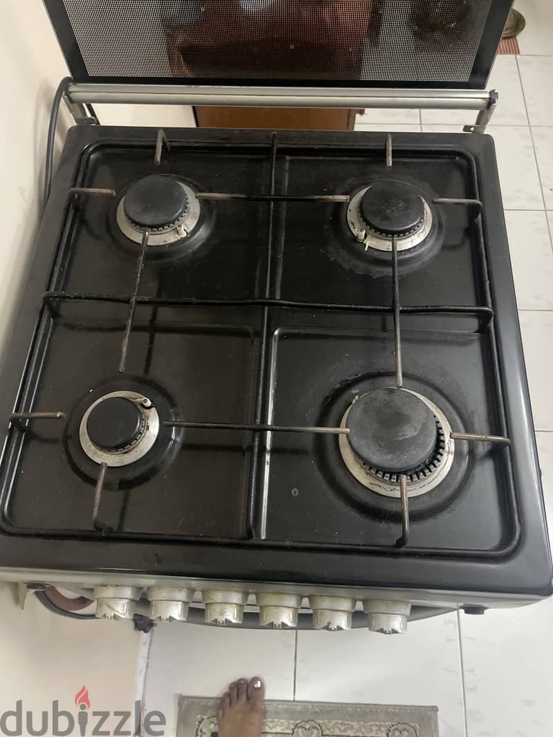 Cooking range 4 burner 1