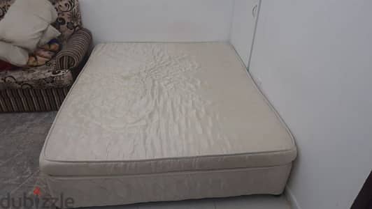 Queen Size bed with mattres