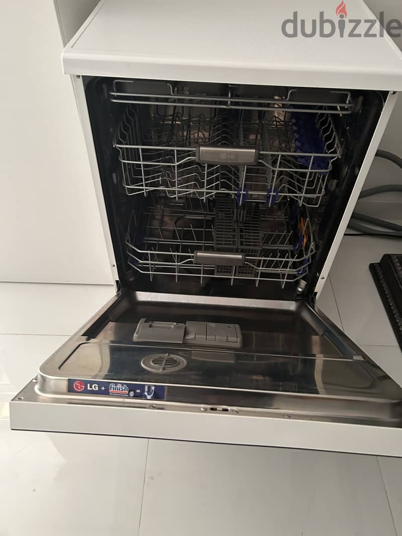 LG dishwasher in great condition for sale 5