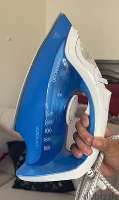 kenwood 2200W clothing iron. 0