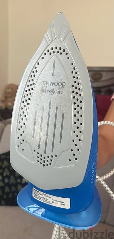 kenwood 2200W clothing iron. 1