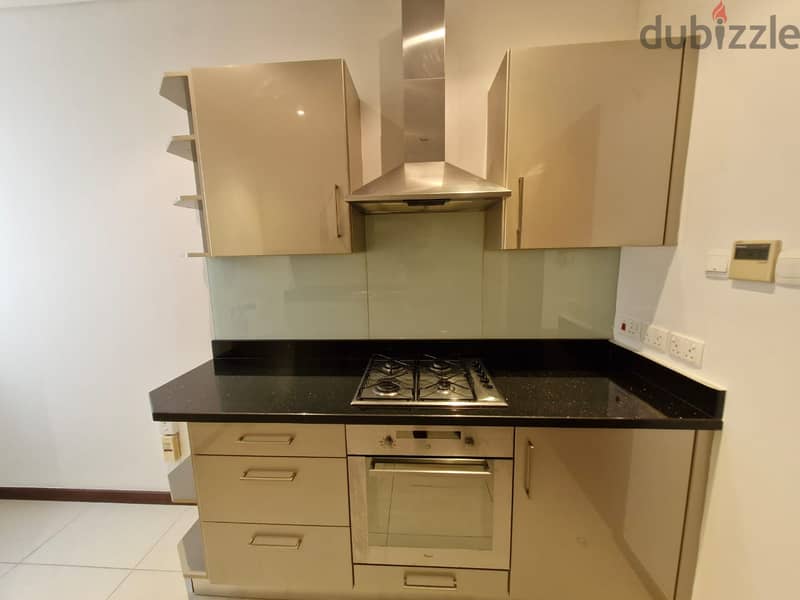 2 BR + Maid’s Room Simplex Apartment, Madinat Sultan Qaboos 7