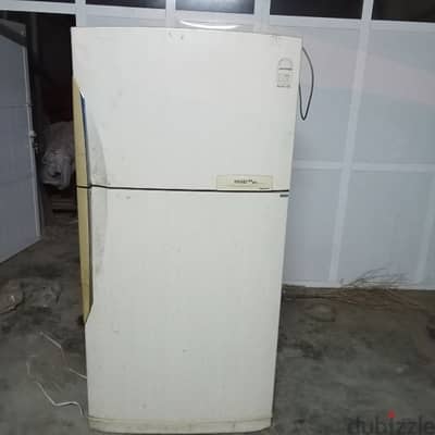 SAMSUNG REFRIGERATOR FOR SALE