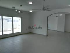 Penthouse 3 Bedroom Spacious Apartment in Al Khuwair 0